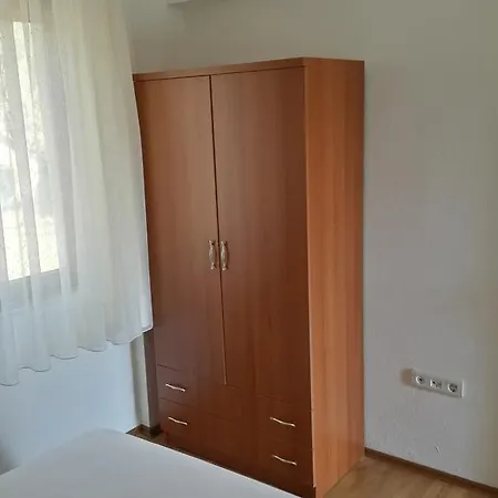 Semiz Apart